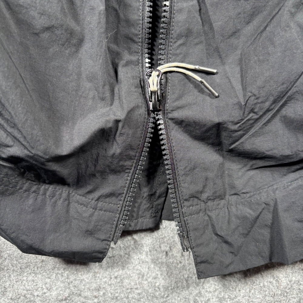 Vuori Airy Anorak Womens Black Windbreaker Parka Jacket Drawstring Waist M *Flaw - Picture 3 of 16